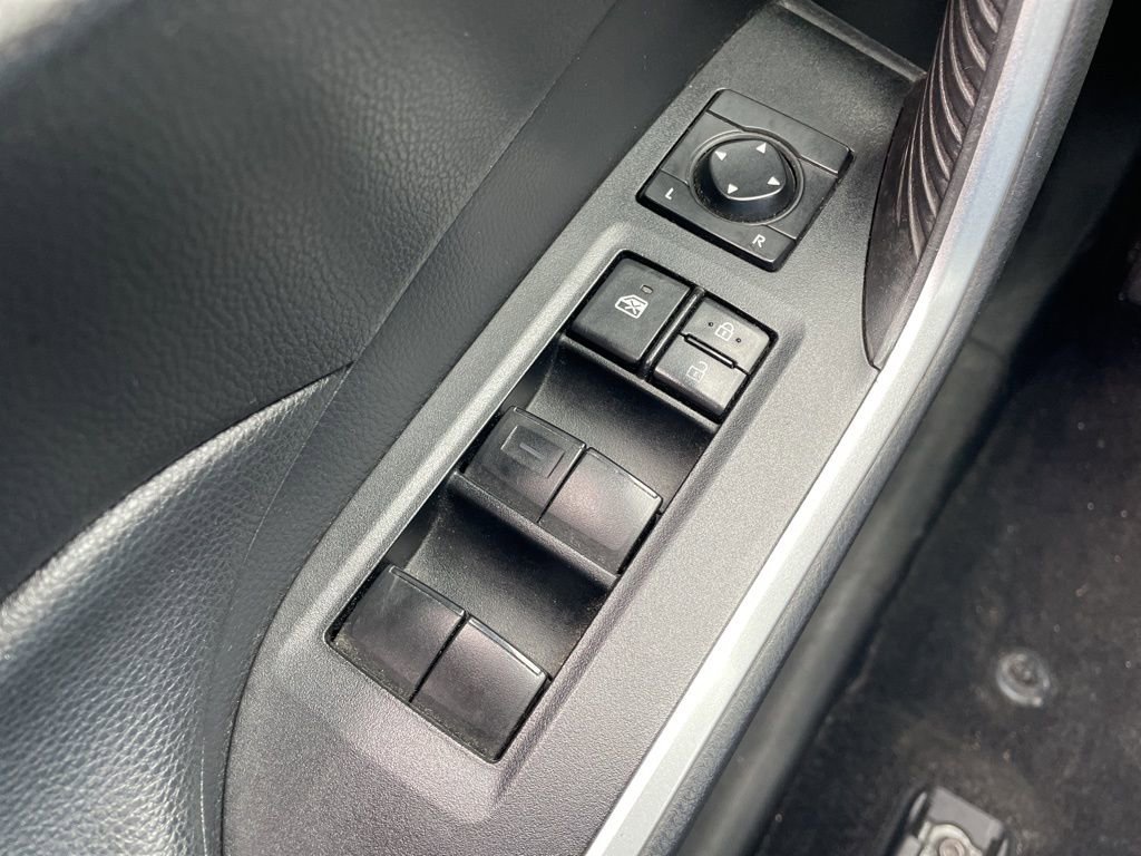 Used 2020 Toyota RAV4 XLE w/ Convenience Package AWD/4WD image 25