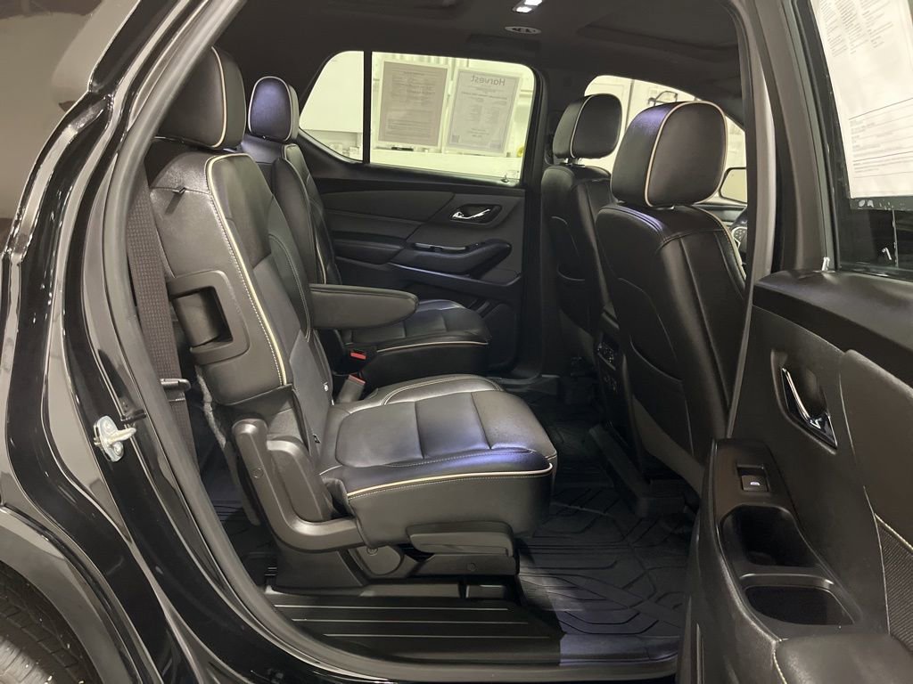 Certified 2022 Chevrolet Traverse Premier w/ Redline Edition image 30