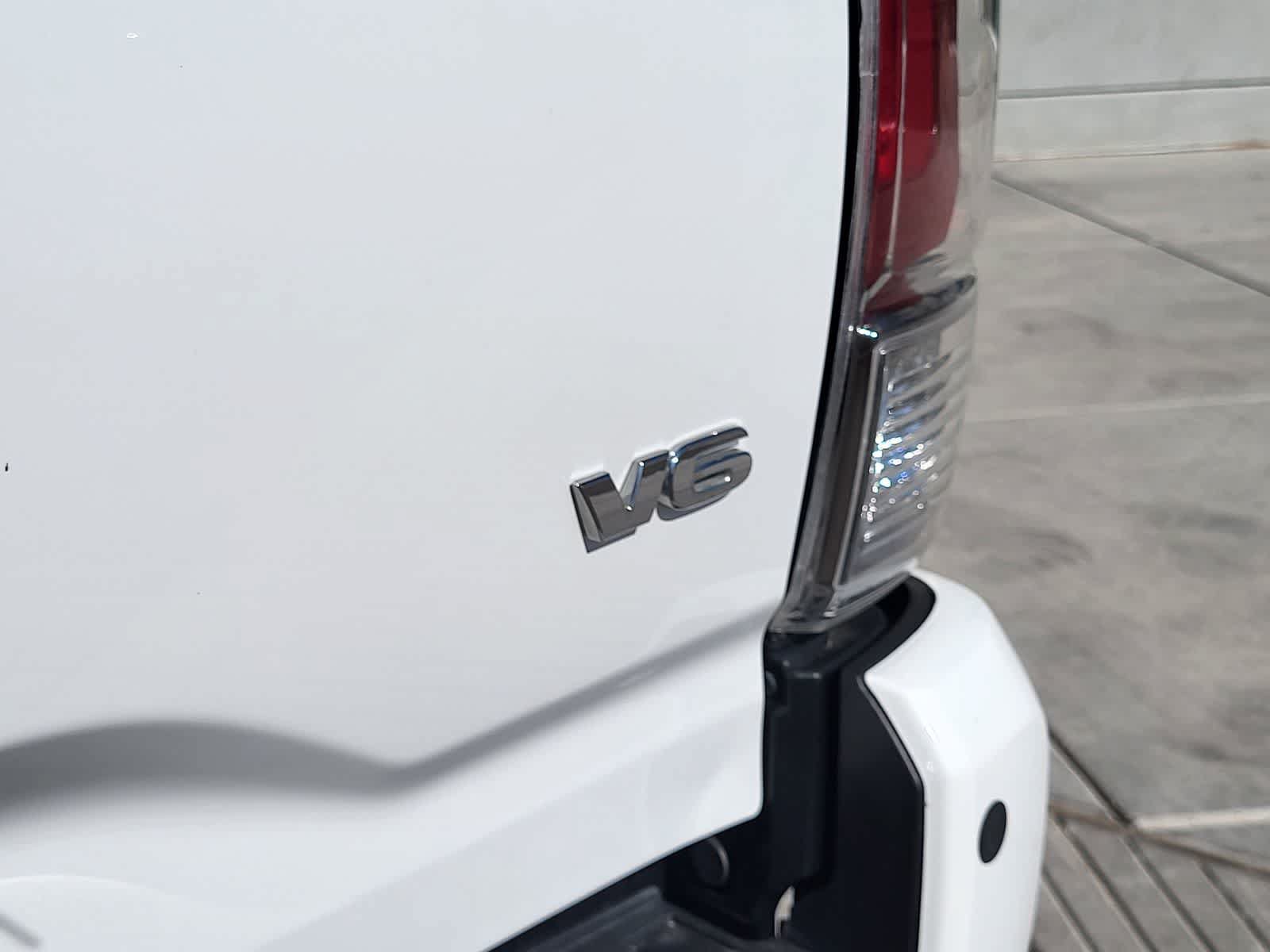 Used 2018 Toyota Tacoma Limited AWD/4WD image 12