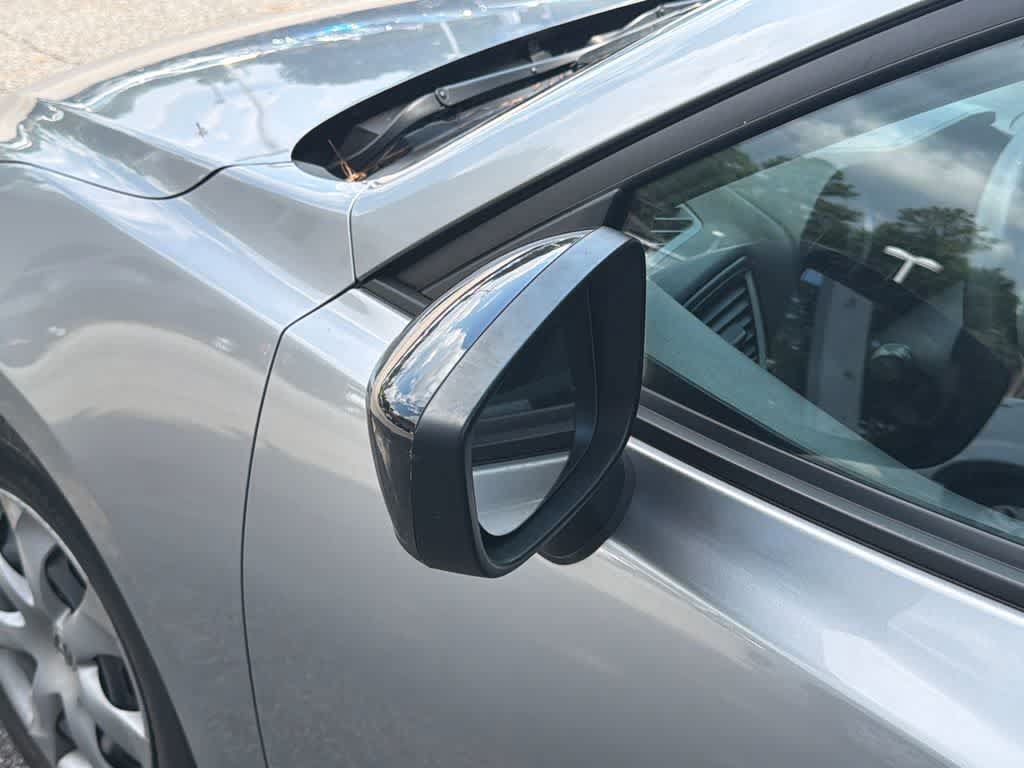 Used 2015 MAZDA MAZDA3 i SV FWD image 9