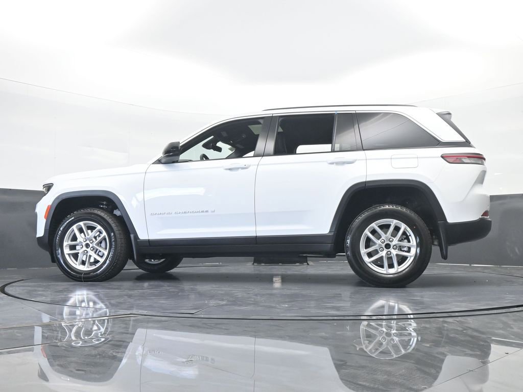 Used 2025 Jeep Grand Cherokee Laredo X RWD image 53