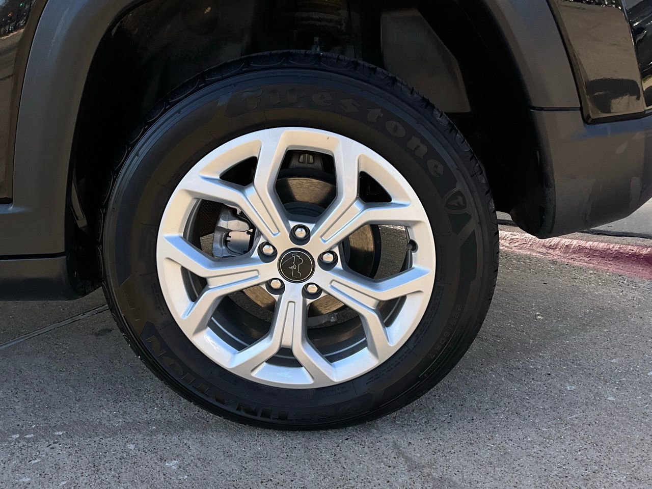 Used 2025 Jeep Compass Latitude image 9