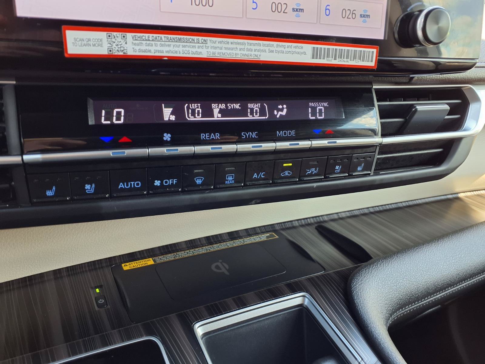 Used 2024 Toyota Sienna Platinum FWD image 8