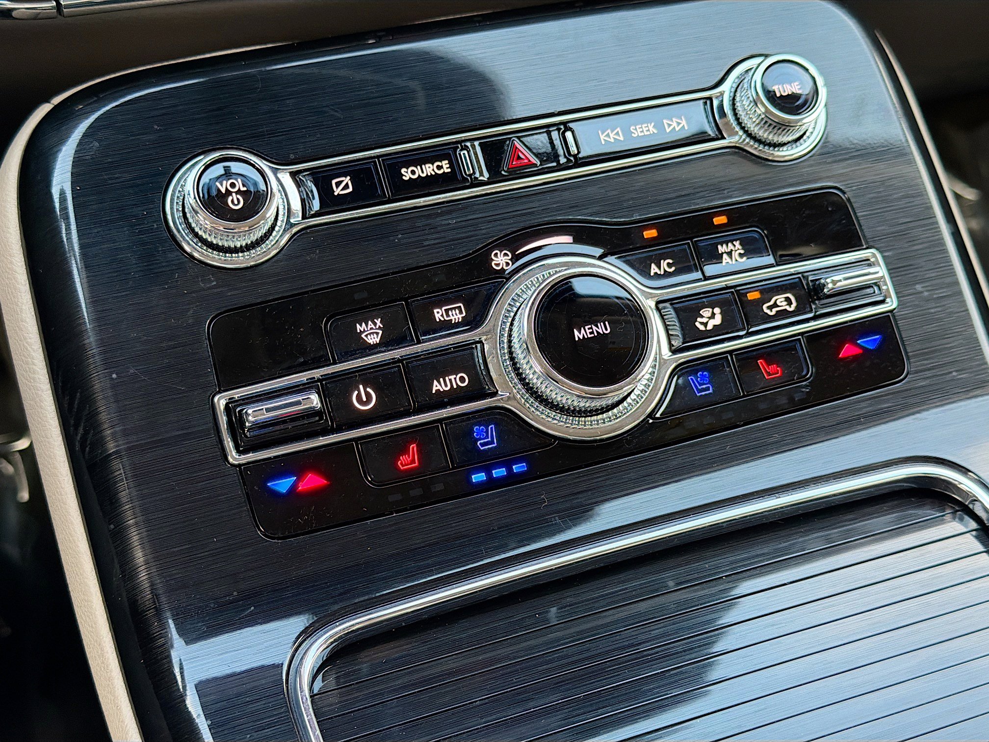 Used 2023 Lincoln Nautilus Reserve image 33