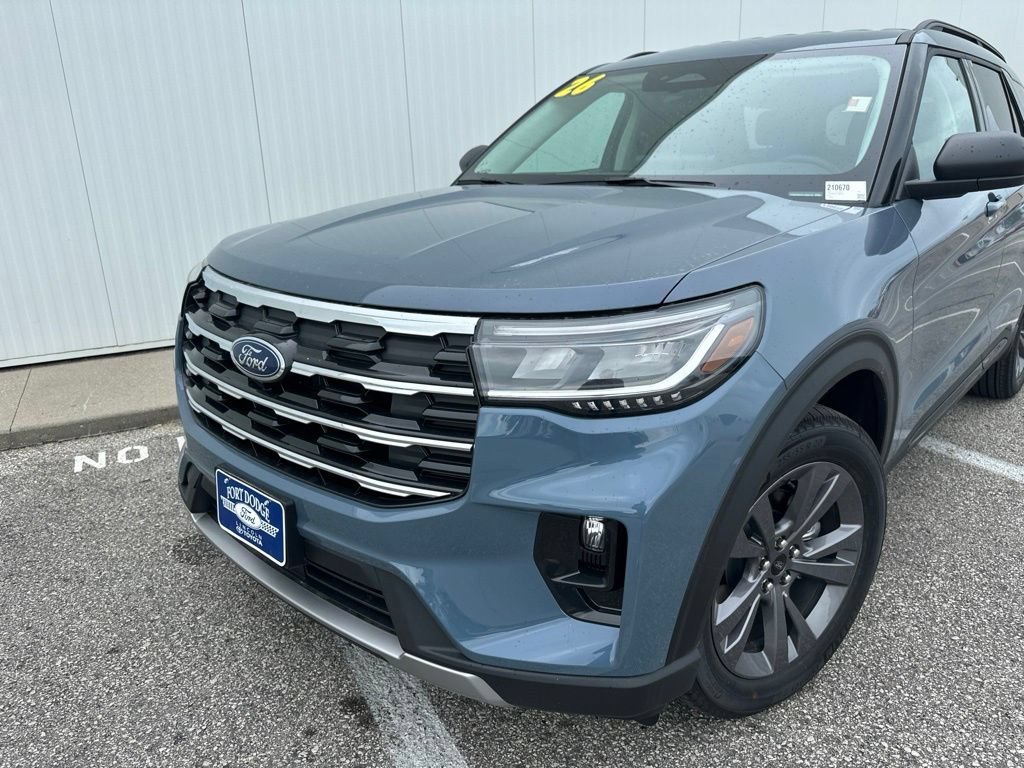 New 2026 Ford Explorer Active w/ Active Comfort Package AWD/4WD image 2