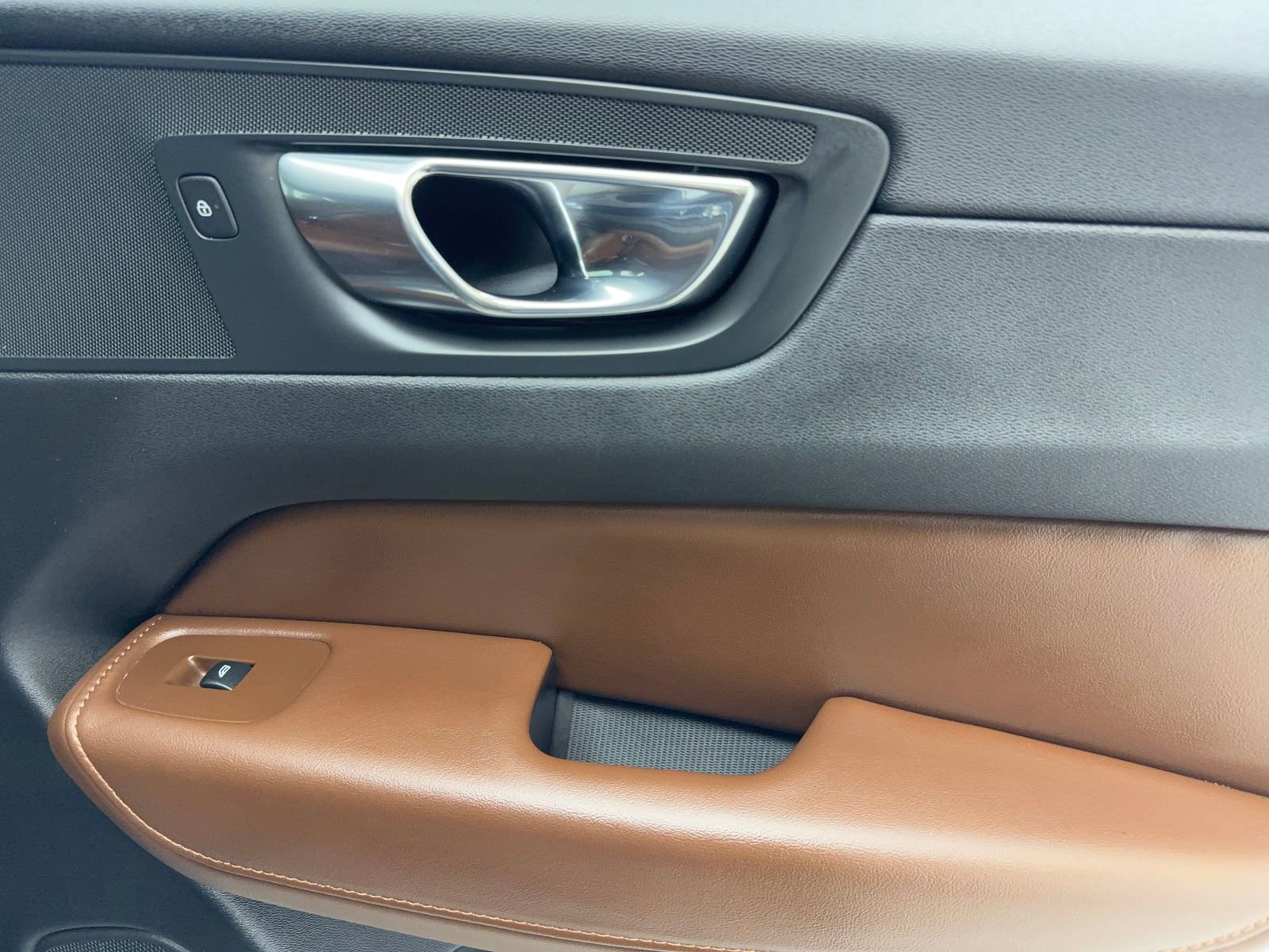 Used 2021 Volvo XC60 T5 Inscription w/ Protection Package image 46