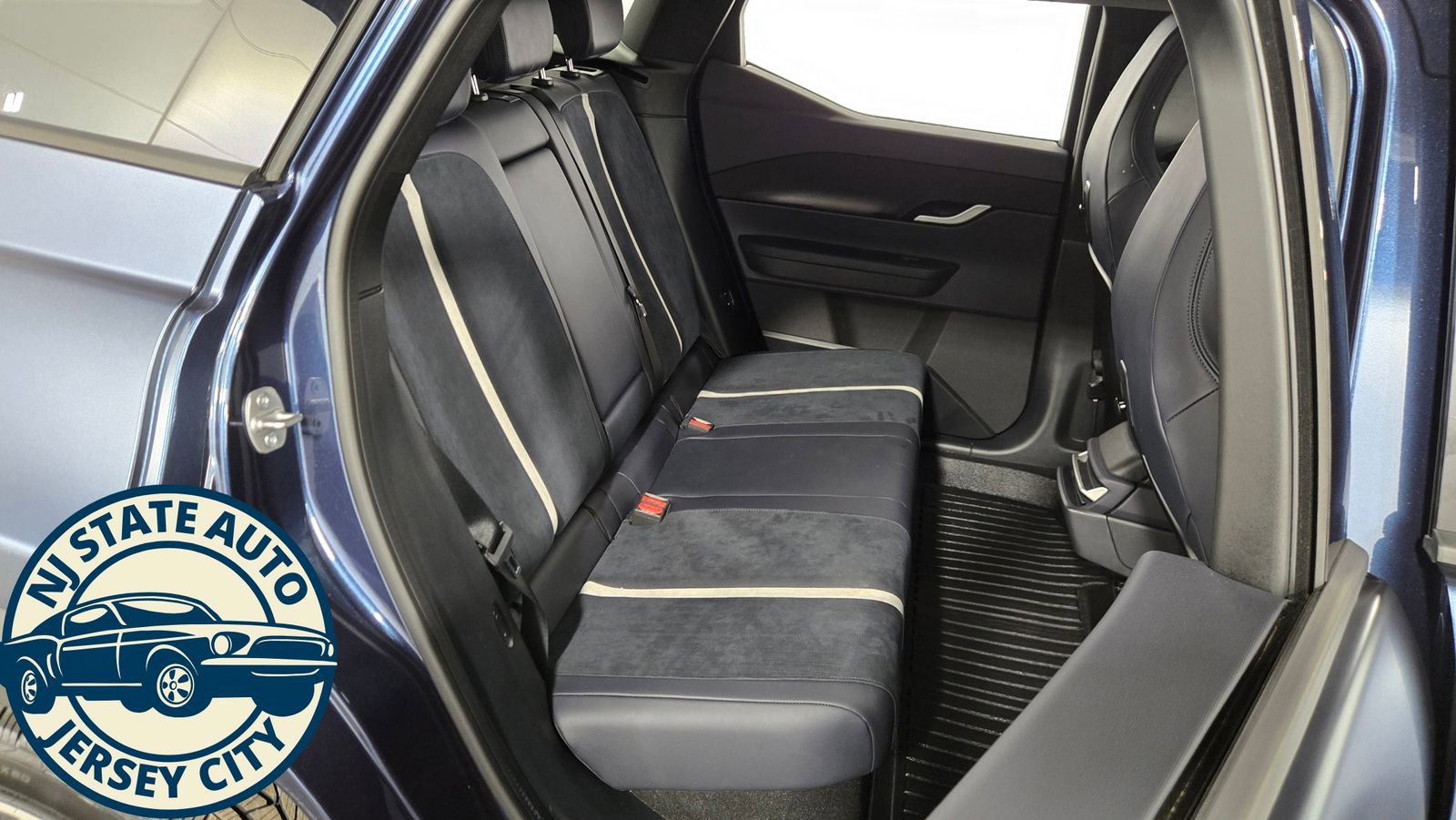 Used 2023 Fisker Ocean One image 32