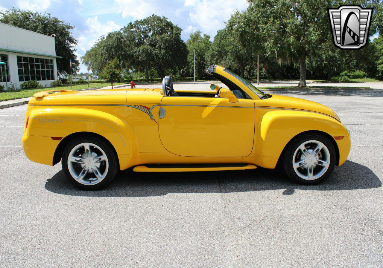 Used 2005 Chevrolet SSR w/ Preferred Equipment Group image 15