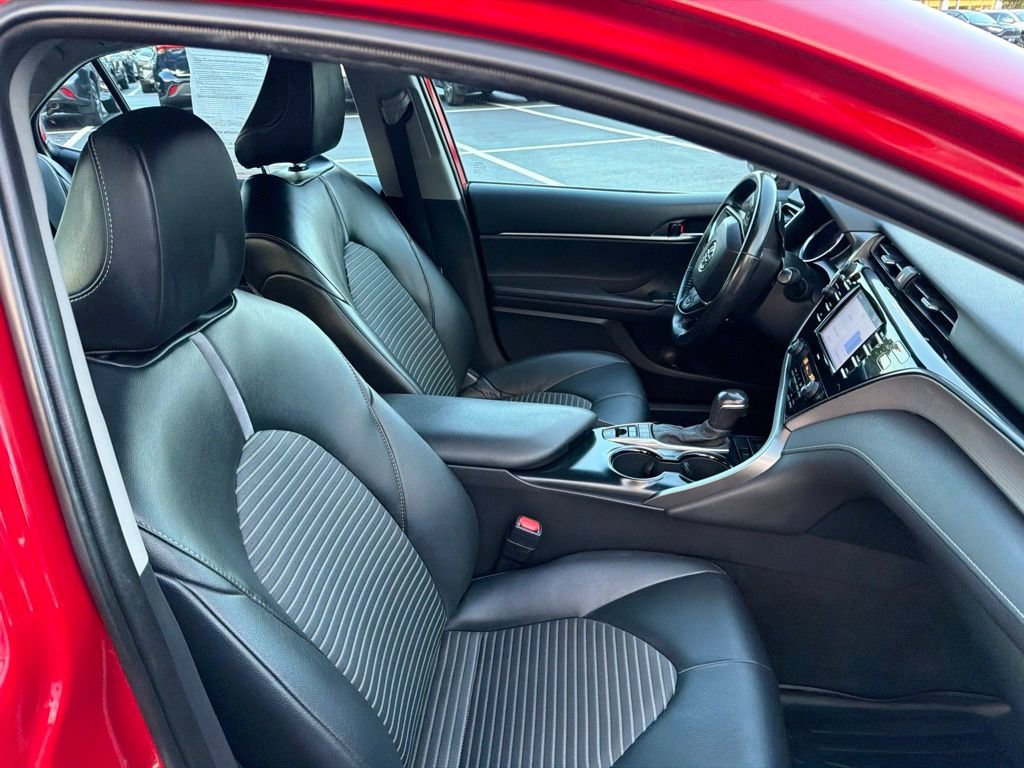Used 2020 Toyota Camry SE FWD image 11