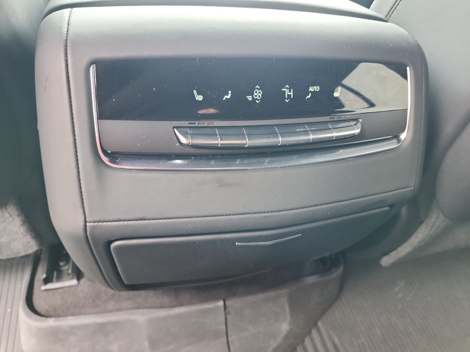 Used 2024 Cadillac Escalade Sport Platinum w/ LPO, ONYX Package image 15