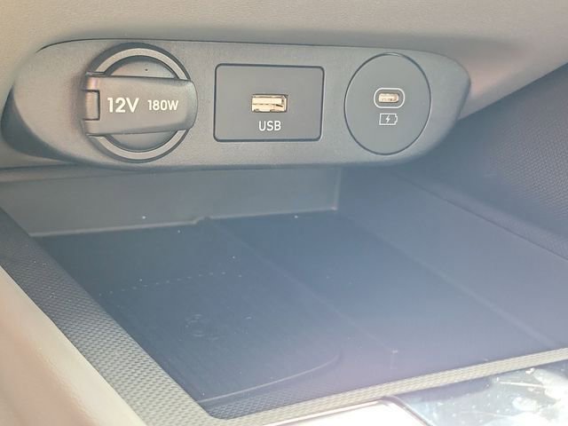 Certified 2025 Hyundai Elantra SEL image 12