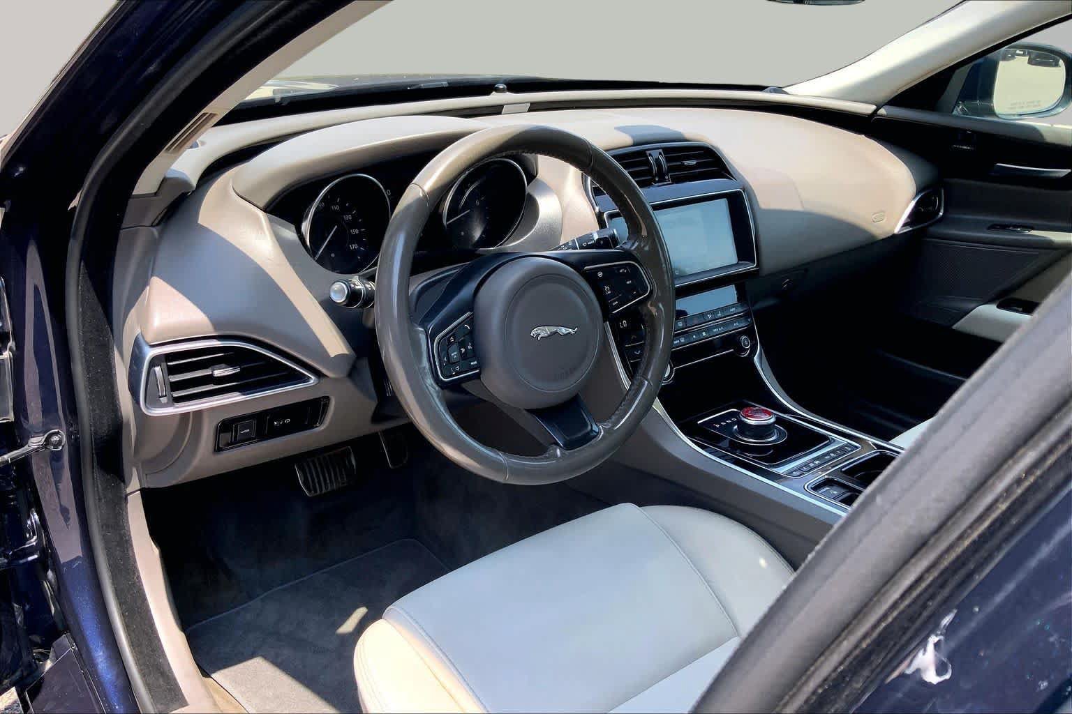 Used 2019 Jaguar XE Premium AWD/4WD image 16