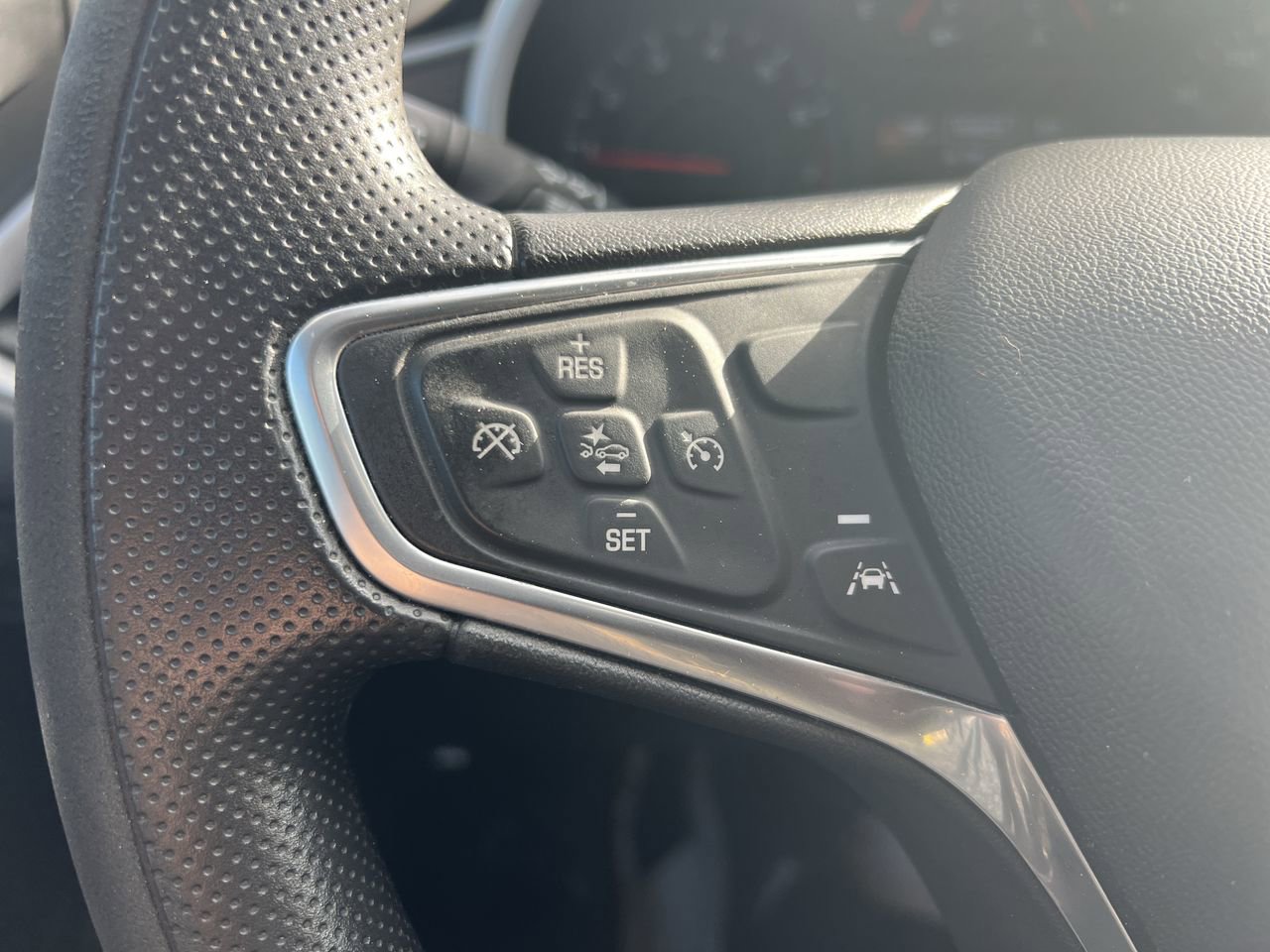 Used 2023 Chevrolet Malibu LT FWD image 19