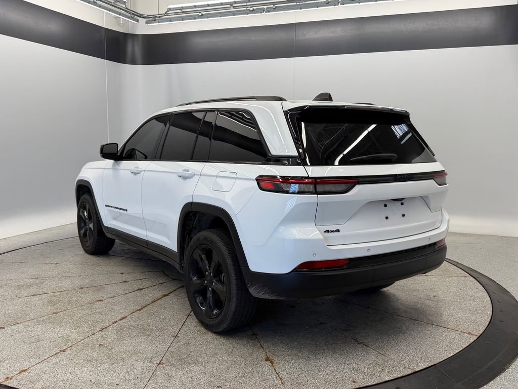 Certified 2023 Jeep Grand Cherokee Altitude AWD/4WD image 8