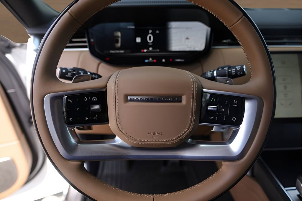 Used 2025 Land Rover Range Rover Autobiography image 12