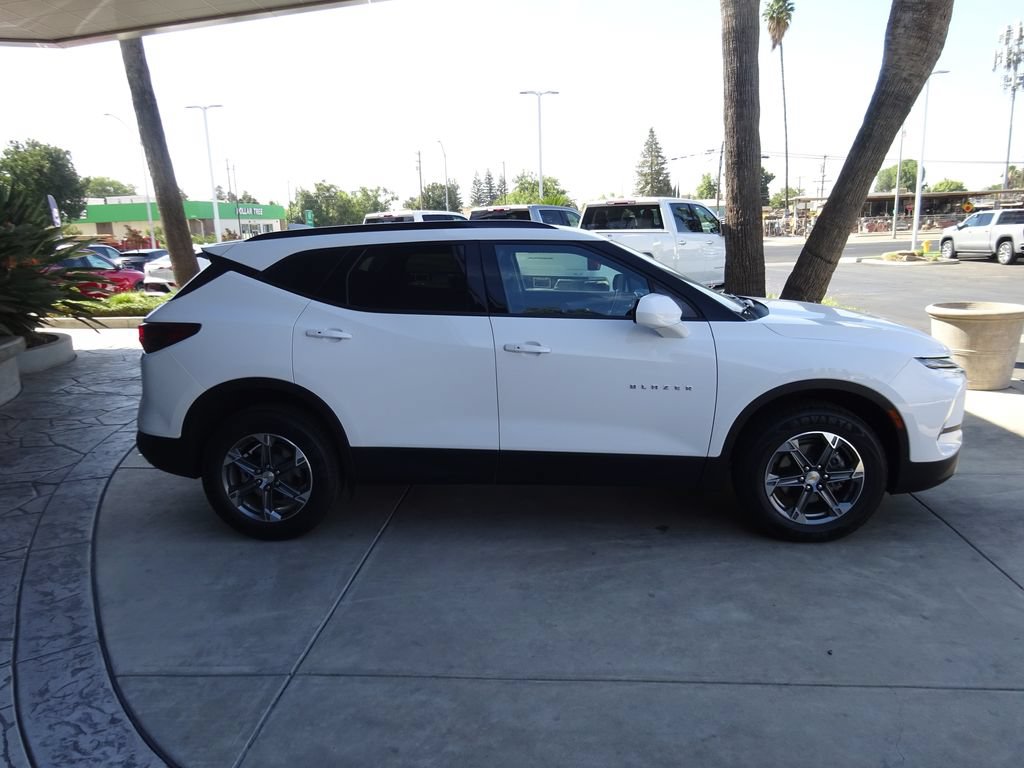 Certified 2024 Chevrolet Blazer LT w/ Convenience Package FWD image 8