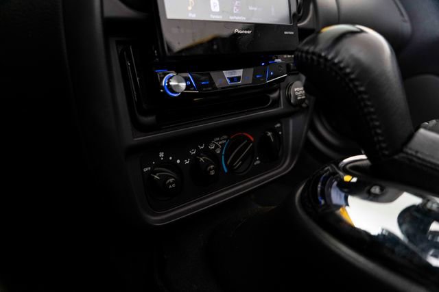 Used 2002 Chrysler Prowler image 20