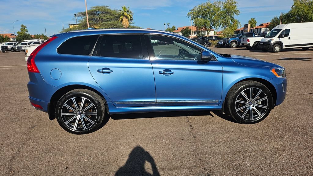 Used 2017 Volvo XC60 T6 Inscription w/ Climate Package AWD/4WD image 11