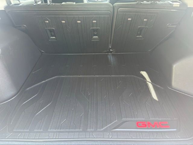 Used 2024 GMC Terrain SLE w/ Driver Convenience Package FWD image 7