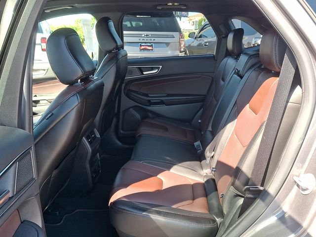 Used 2021 Ford Edge Titanium w/ Equipment Group 301A FWD image 8