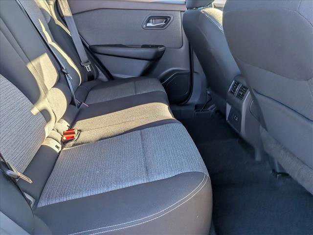 Used 2023 Nissan Rogue SV image 18