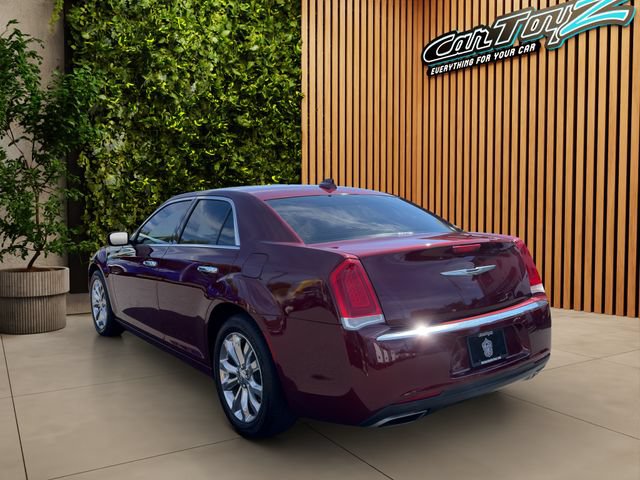 Used 2018 Chrysler 300 Limited AWD/4WD image 4