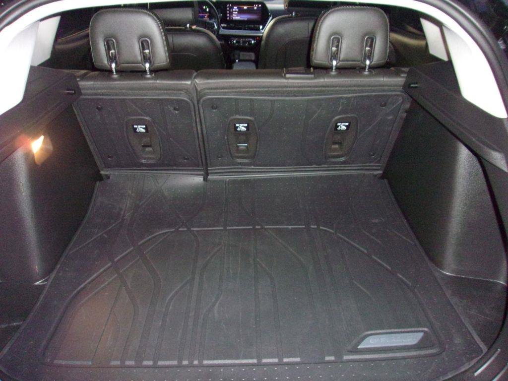 Used 2025 Chevrolet Trax LT w/ Driver Confidence Package image 6