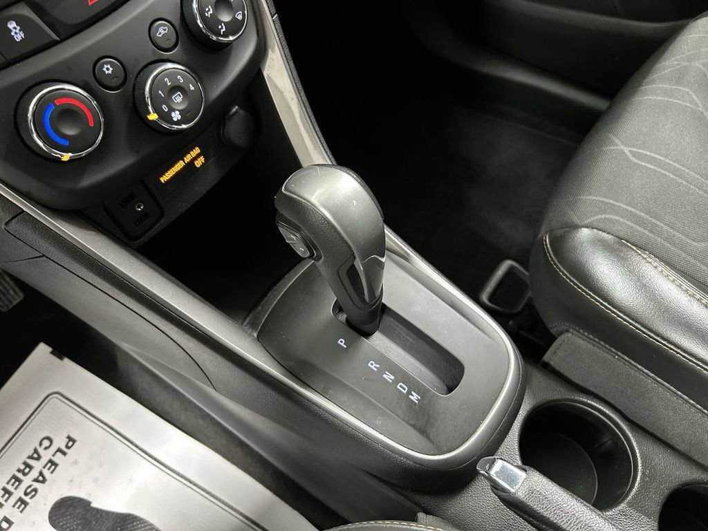 Used 2019 Chevrolet Trax LT w/ LT Convenience Package image 17