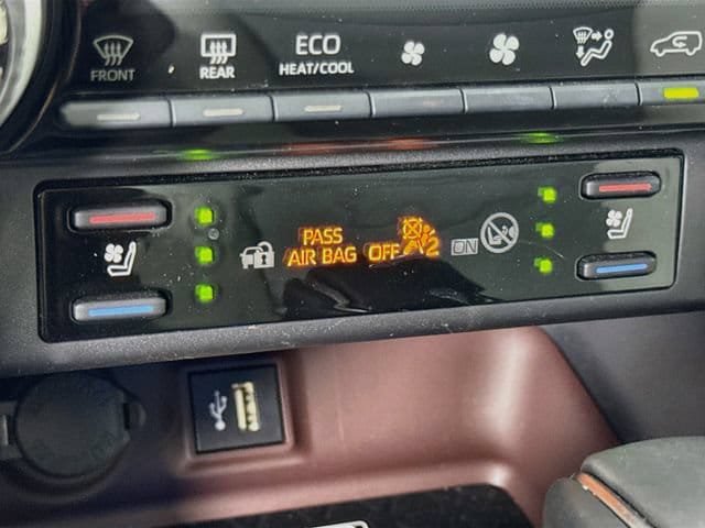 Certified 2025 Toyota RAV4 Limited FWD image 21