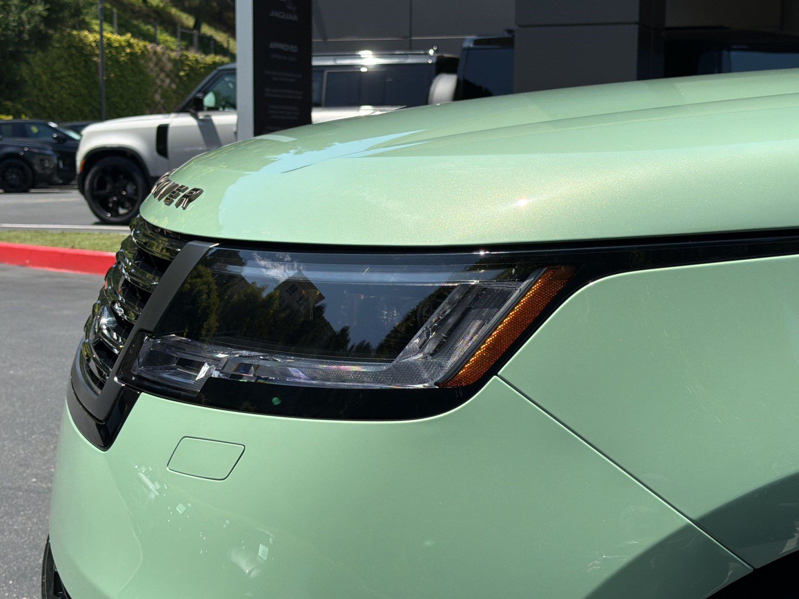 New 2026 Land Rover Range Rover SV AWD/4WD image 12