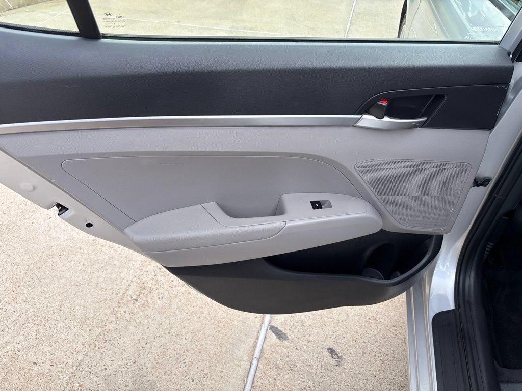 Used 2020 Hyundai Elantra SE FWD image 36