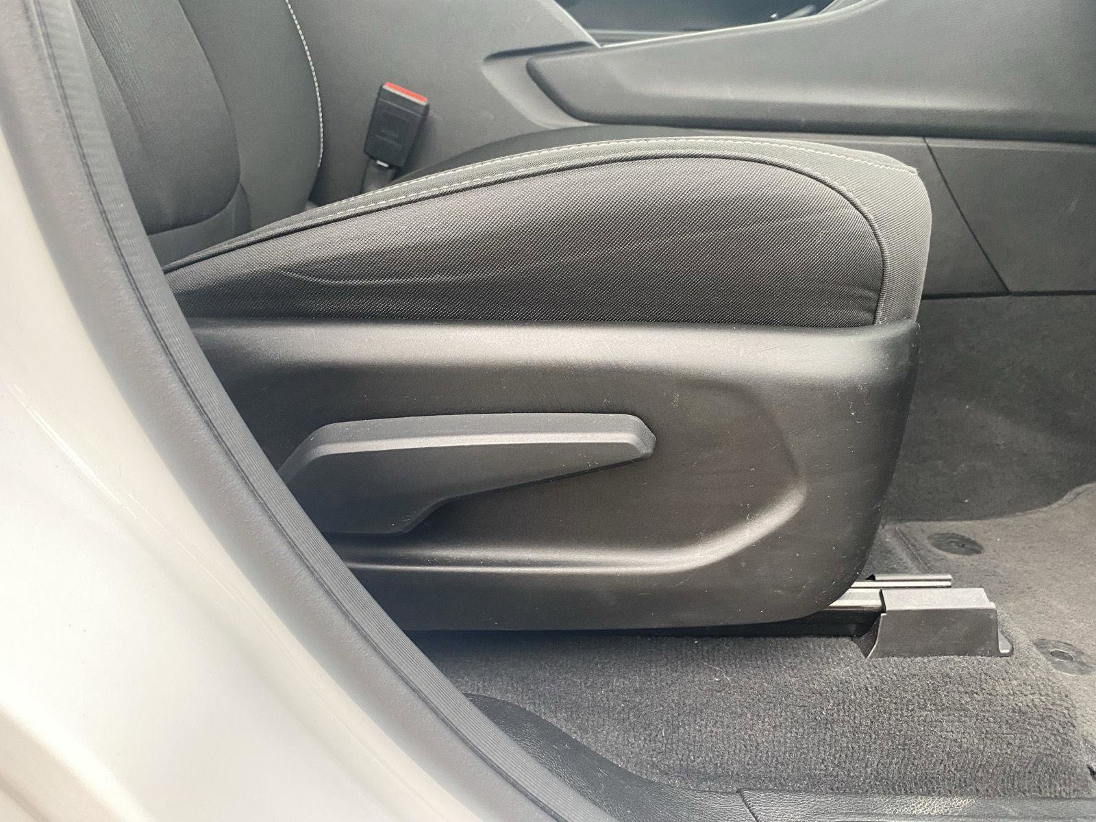 Used 2022 Jeep Grand Cherokee Laredo w/ Luxury Tech Group I image 33