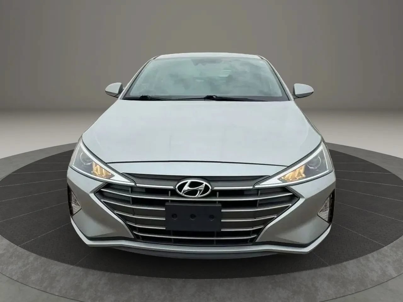 Used 2020 Hyundai Elantra SE FWD image 2