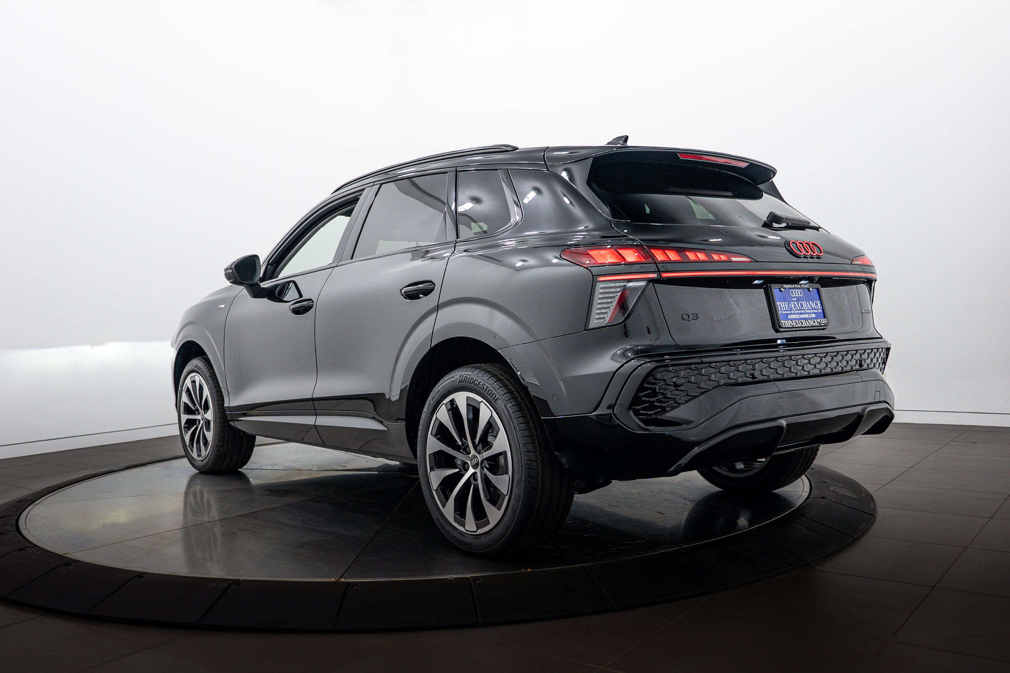 New 2026 Audi Q3 quattro 2.0T AWD/4WD image 5