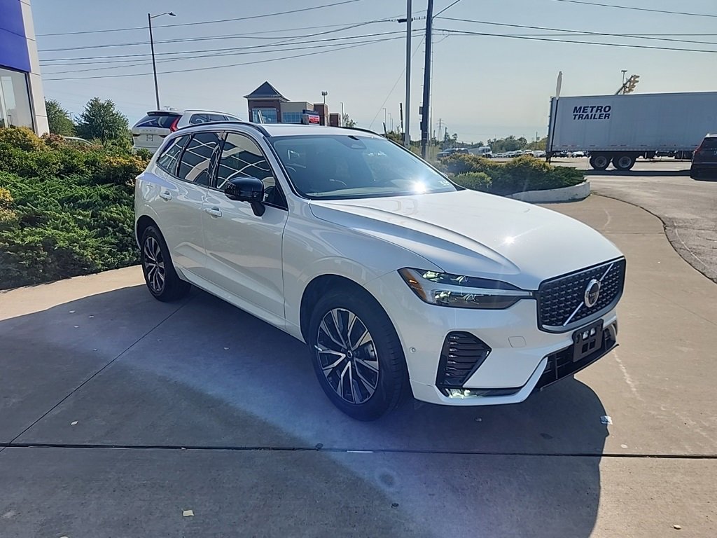 Certified 2025 Volvo XC60 B5 Plus image 9