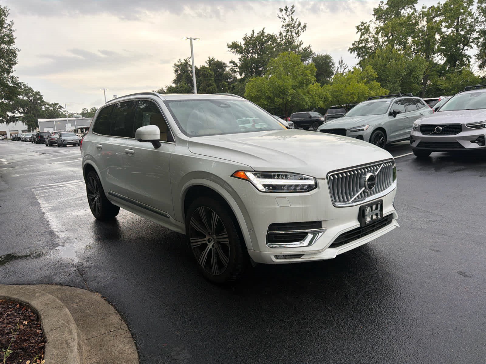Used 2024 Volvo XC90 B6 Ultimate AWD/4WD image 12