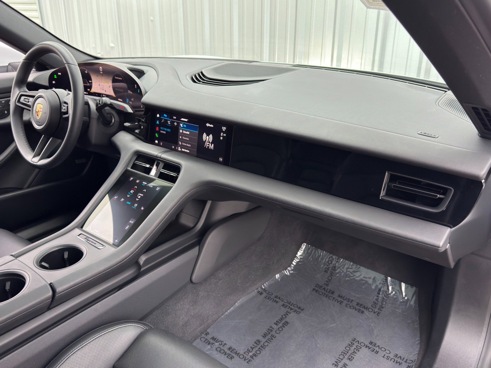 Used 2023 Porsche Taycan image 15