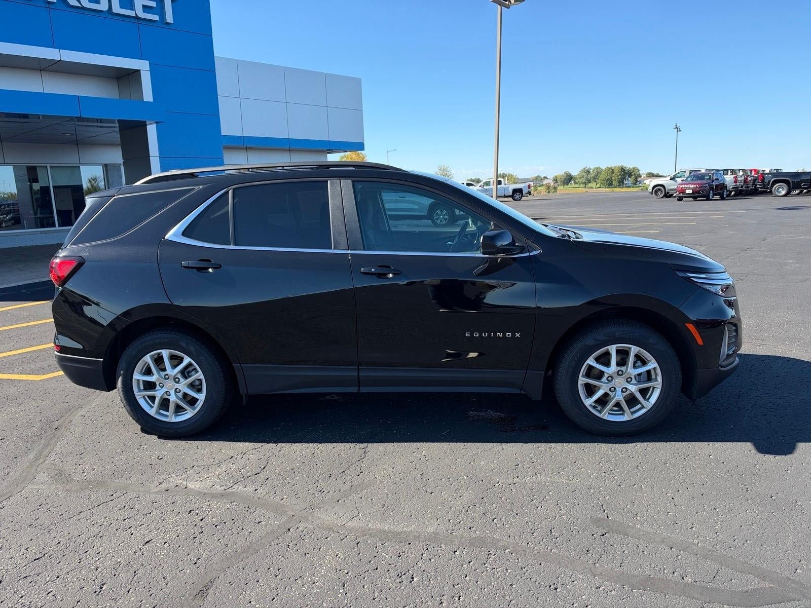Used 2024 Chevrolet Equinox LT w/ LPO, Floor Liner Package AWD/4WD image 2