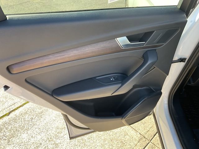 Used 2024 Audi Q5 2.0T Premium image 27