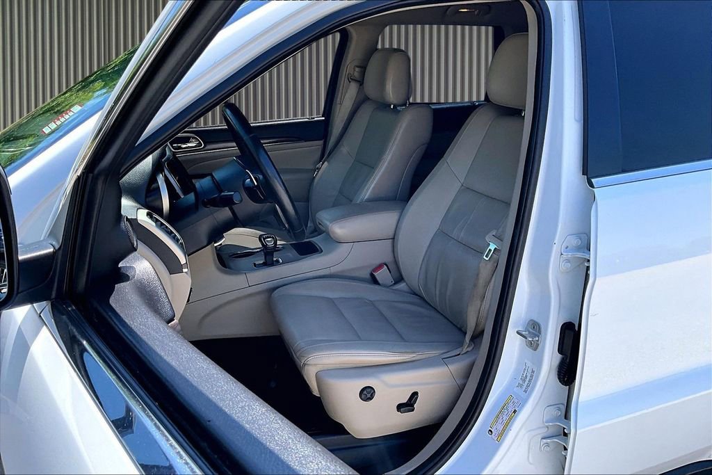 Used 2014 Jeep Grand Cherokee Limited w/ Mopar Chrome Edition Group image 25