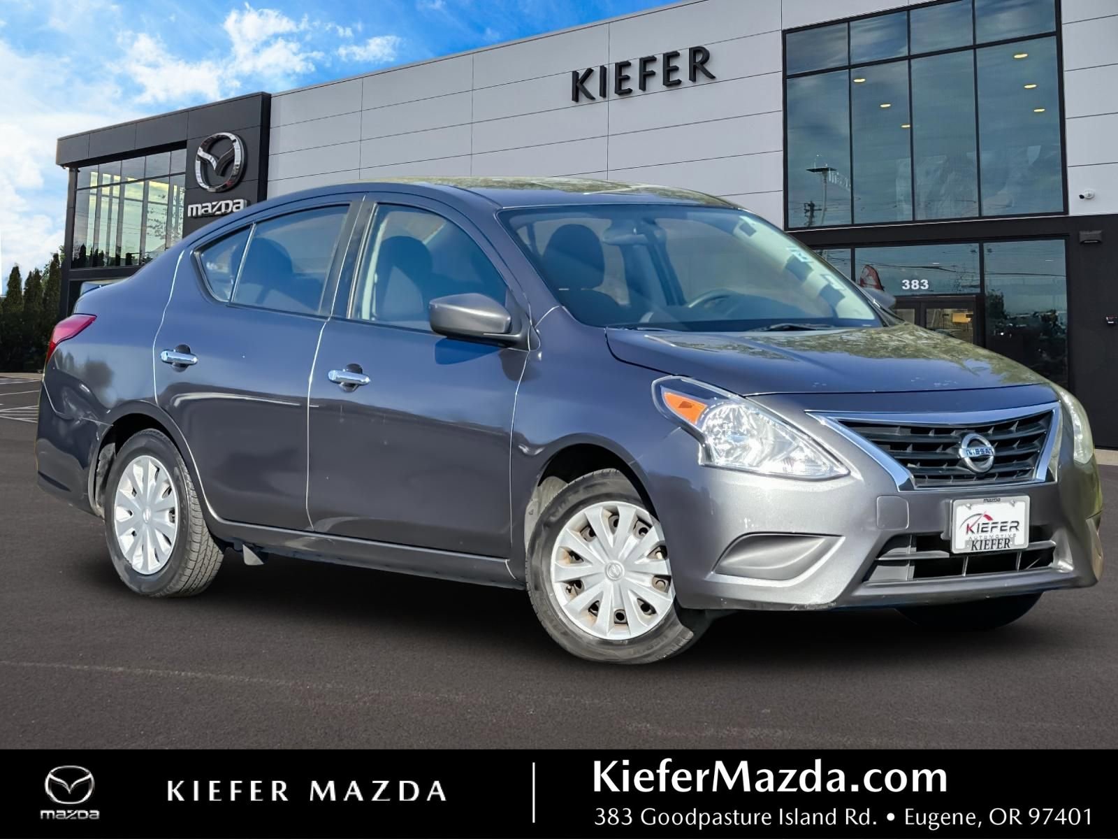 Used 2017 Nissan Versa SV image 1