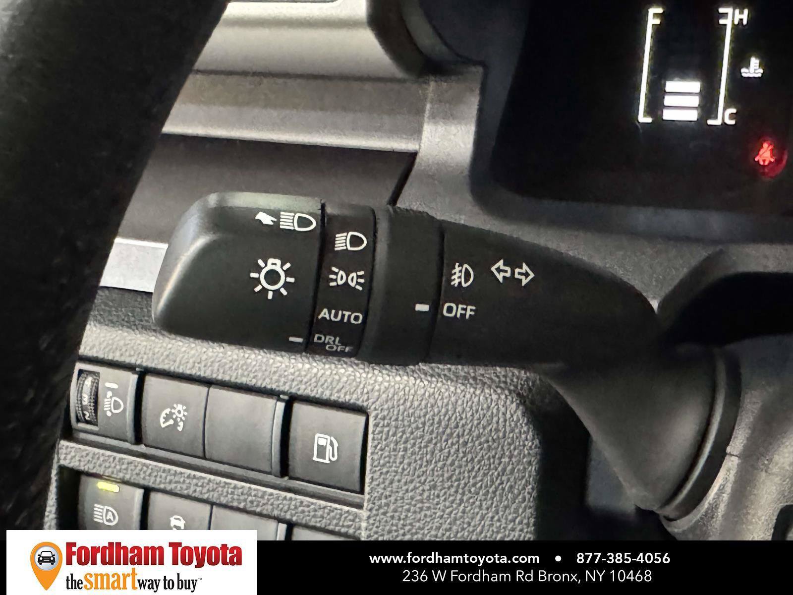 Used 2025 Toyota 4Runner SR5 AWD/4WD image 22