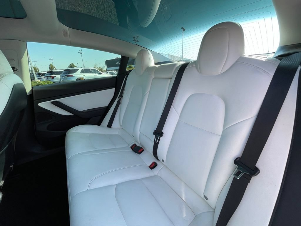 Used 2020 Tesla Model 3 Standard Range RWD image 25