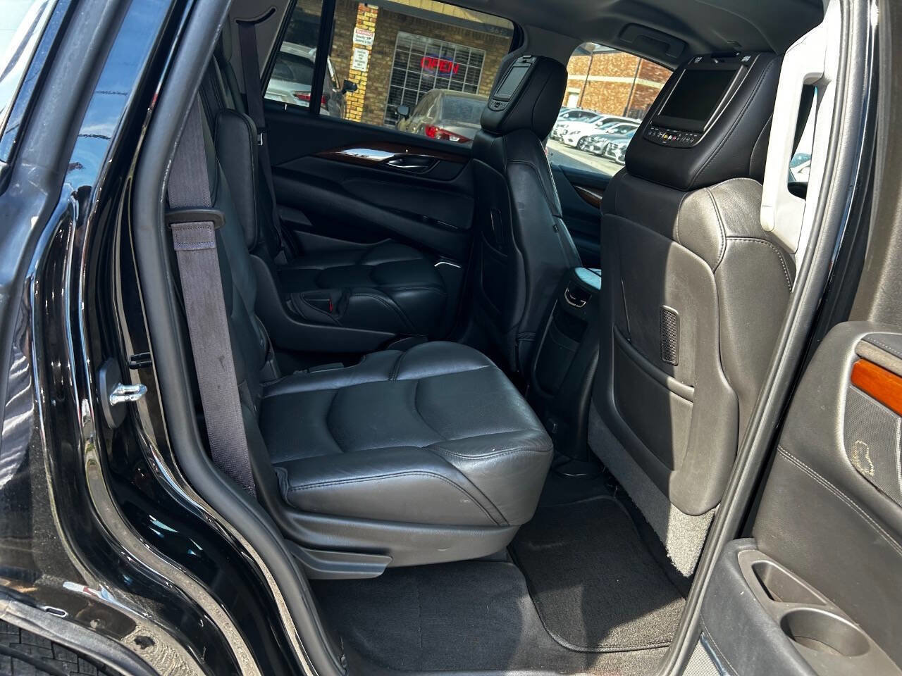 Used 2017 Cadillac Escalade 2WD image 15