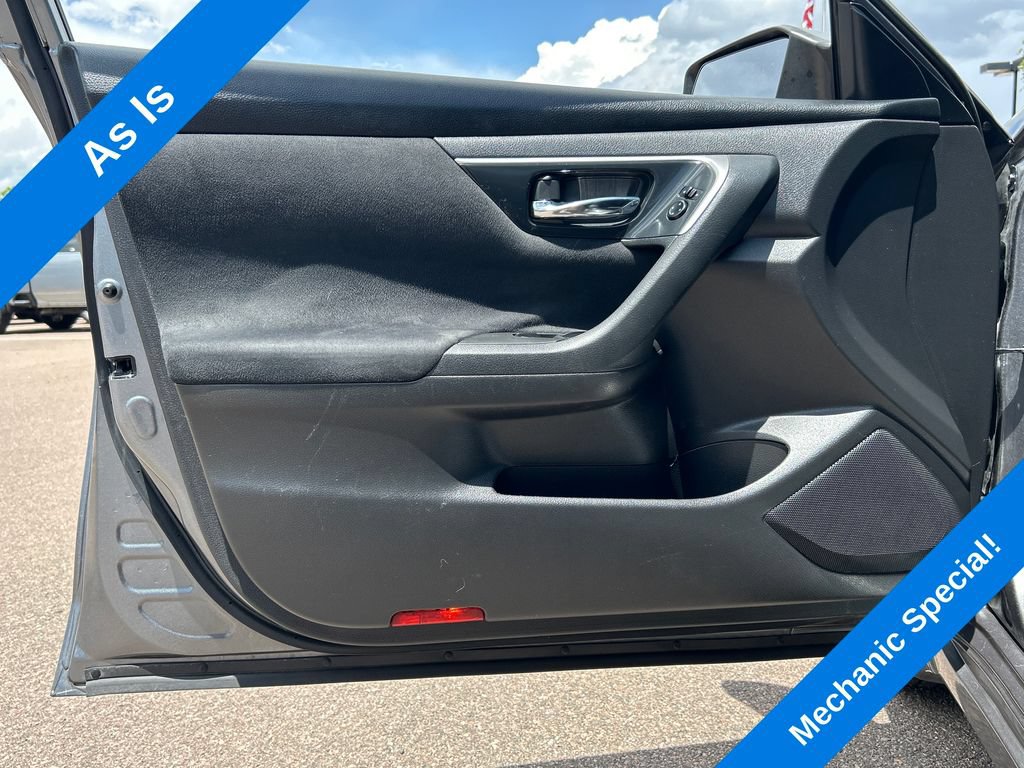 Used 2014 Nissan Altima 2.5 S w/ Display Audio Package FWD image 31