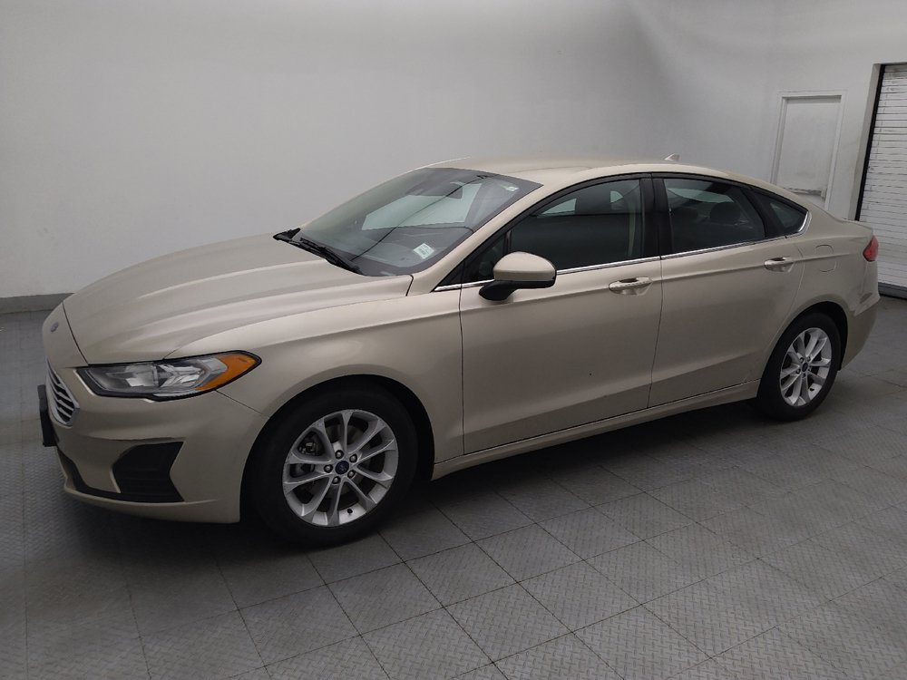 Used 2019 Ford Fusion SE FWD image 2