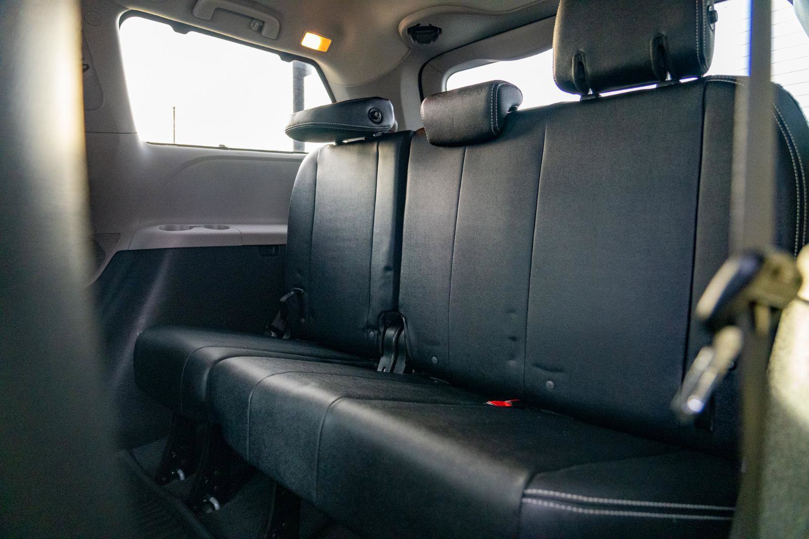 Used 2020 Toyota Sienna SE AWD/4WD image 19