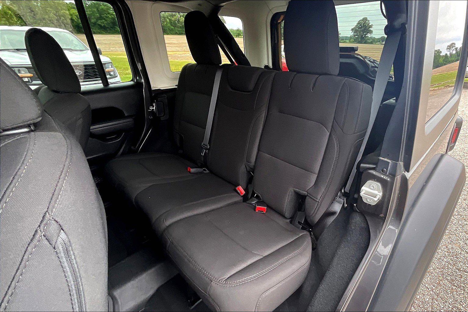 Used 2023 Jeep Wrangler Willys image 17