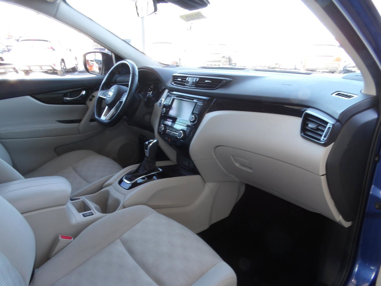 Certified 2022 Nissan Rogue Sport SV image 22