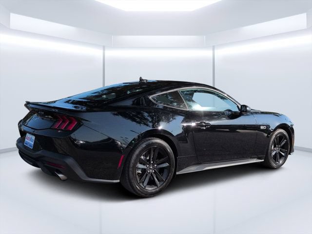 Used 2025 Ford Mustang GT RWD image 3